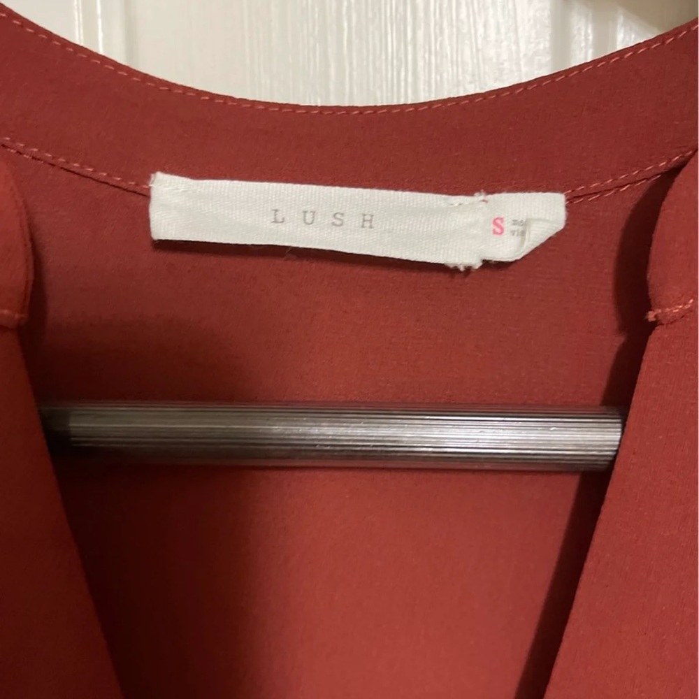 Boutique top rust colored size S but fits like a Med - Picture 2 of 4